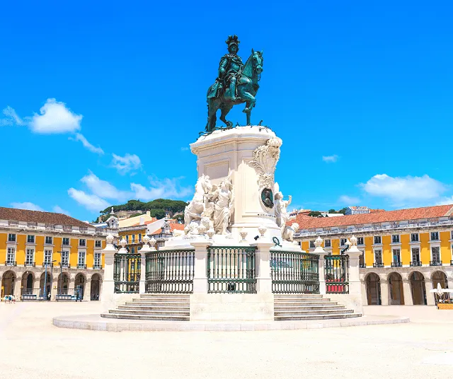 the statue in the centre of Praca do Comercio in Lisbon