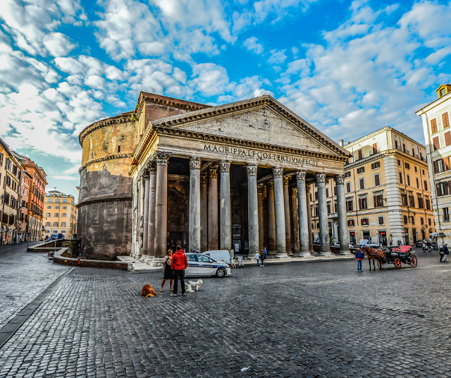 the pantheon in rome in the daytime